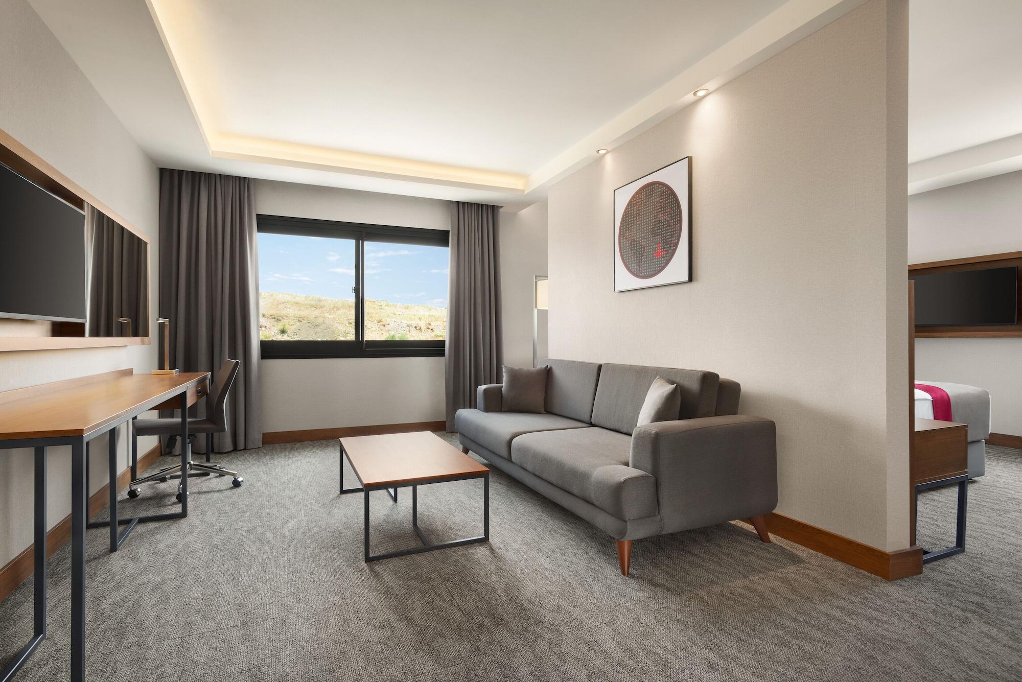 מלון Ramada By Wyndham Izmir Aliaga מראה חיצוני תמונה
