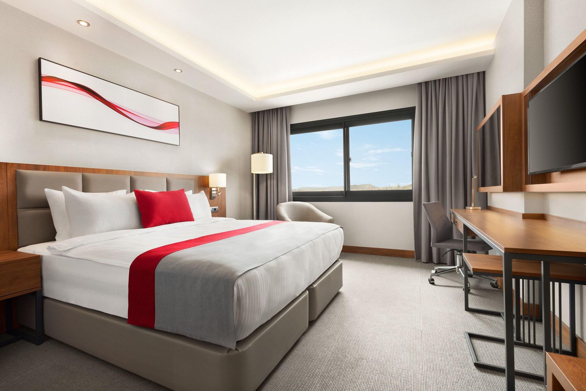 מלון Ramada By Wyndham Izmir Aliaga מראה חיצוני תמונה