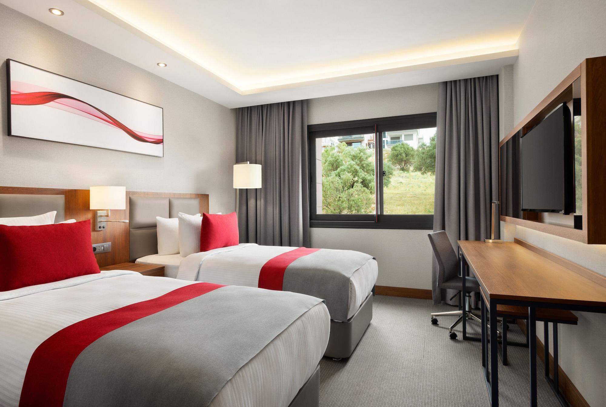 מלון Ramada By Wyndham Izmir Aliaga מראה חיצוני תמונה