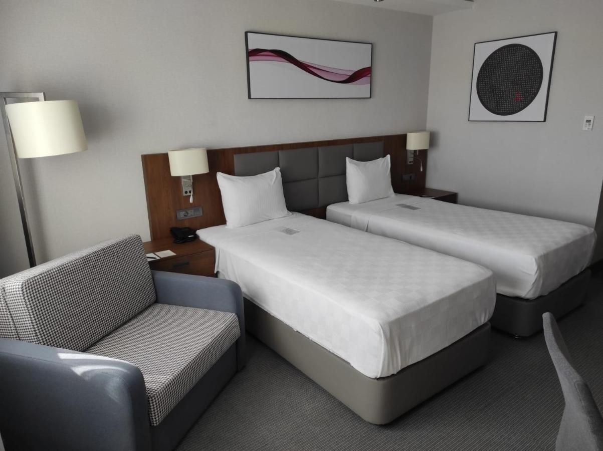 מלון Ramada By Wyndham Izmir Aliaga מראה חיצוני תמונה