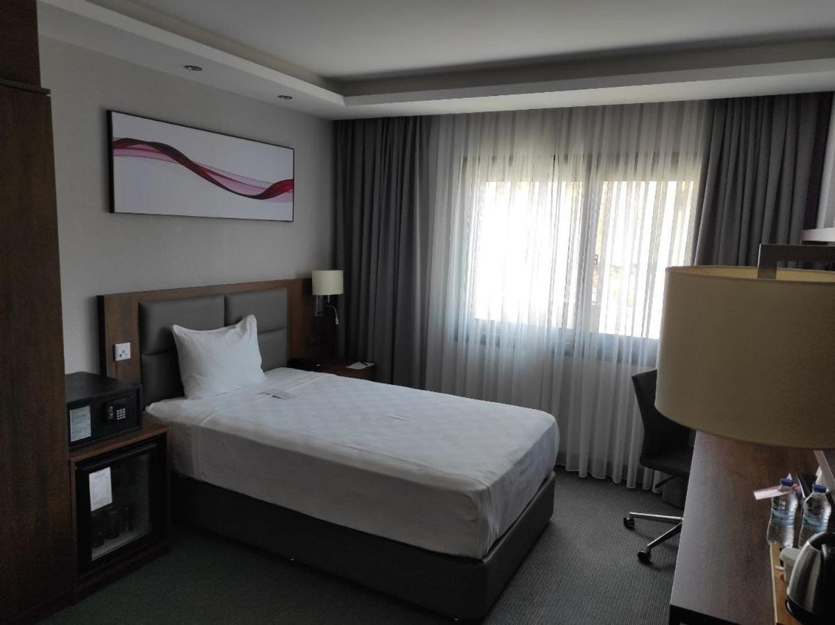 מלון Ramada By Wyndham Izmir Aliaga מראה חיצוני תמונה