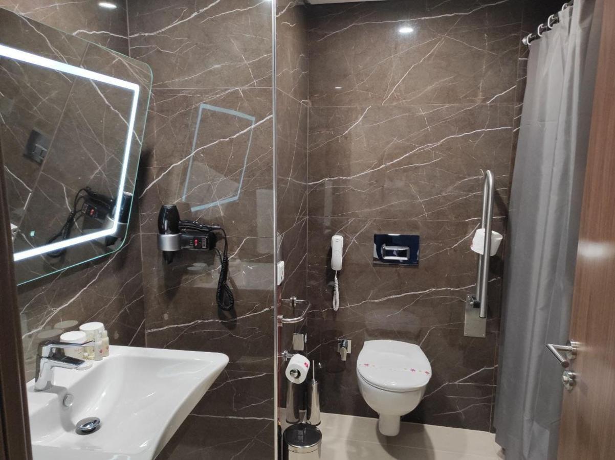מלון Ramada By Wyndham Izmir Aliaga מראה חיצוני תמונה