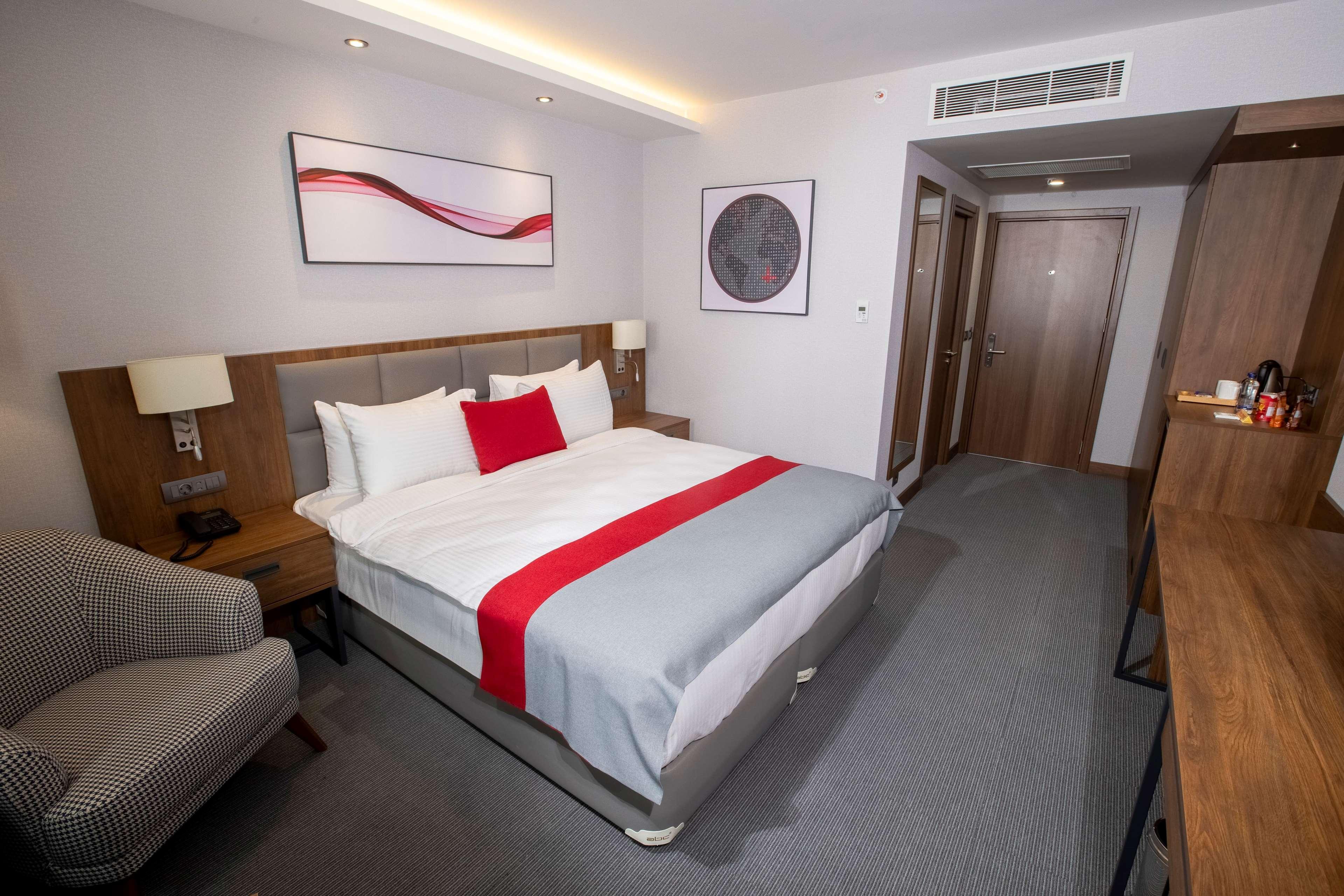 מלון Ramada By Wyndham Izmir Aliaga מראה חיצוני תמונה