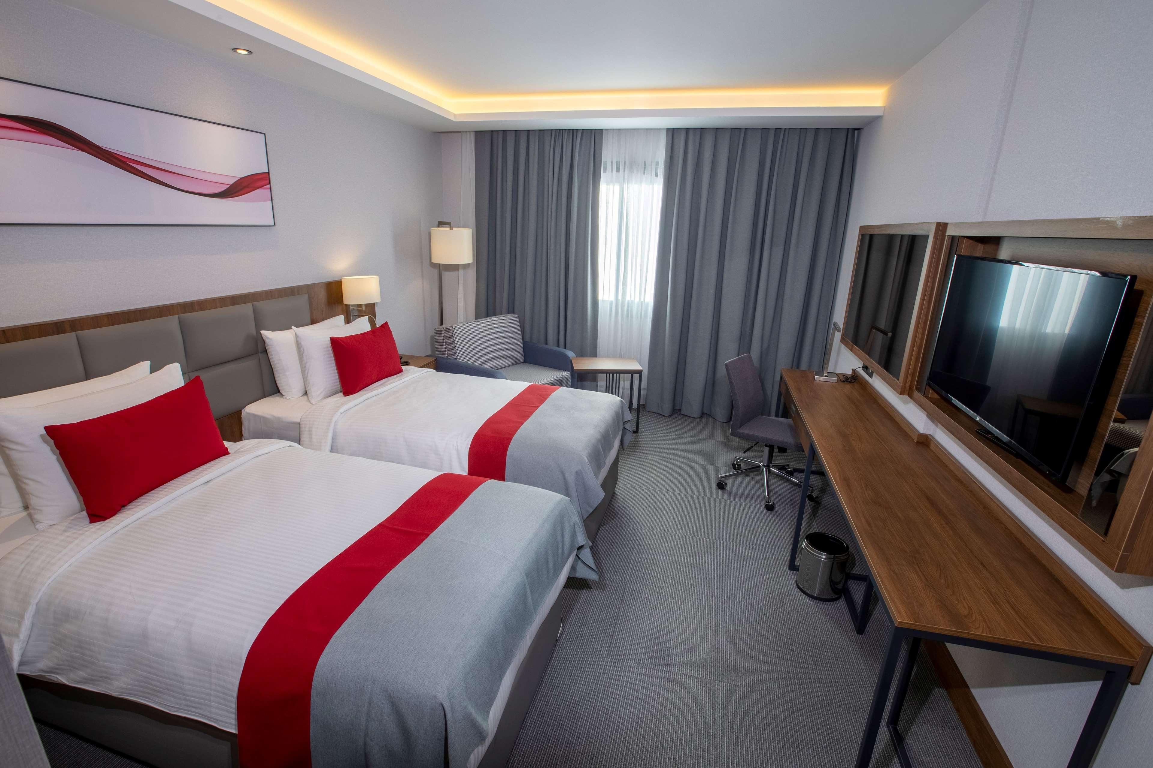 מלון Ramada By Wyndham Izmir Aliaga מראה חיצוני תמונה