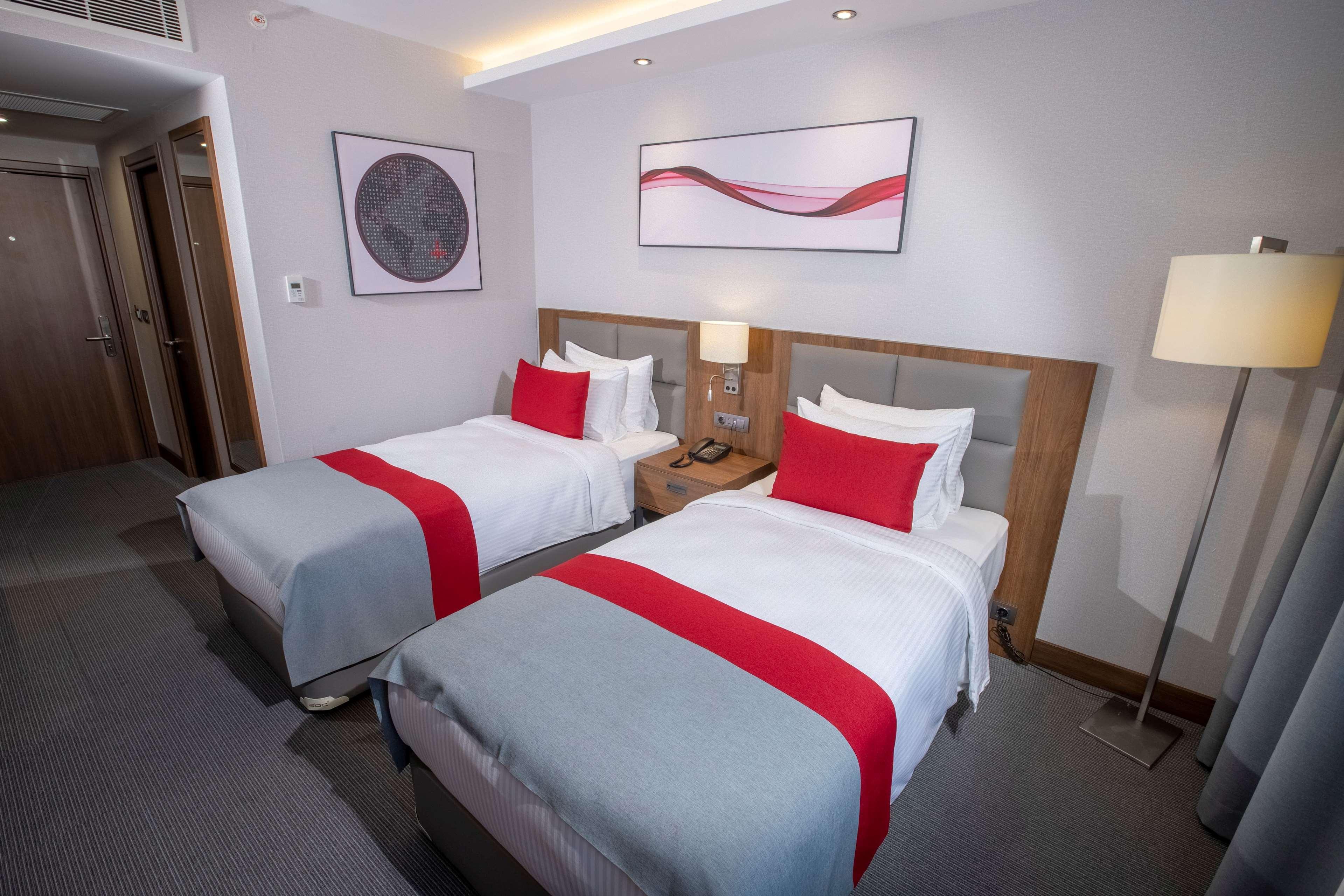 מלון Ramada By Wyndham Izmir Aliaga מראה חיצוני תמונה