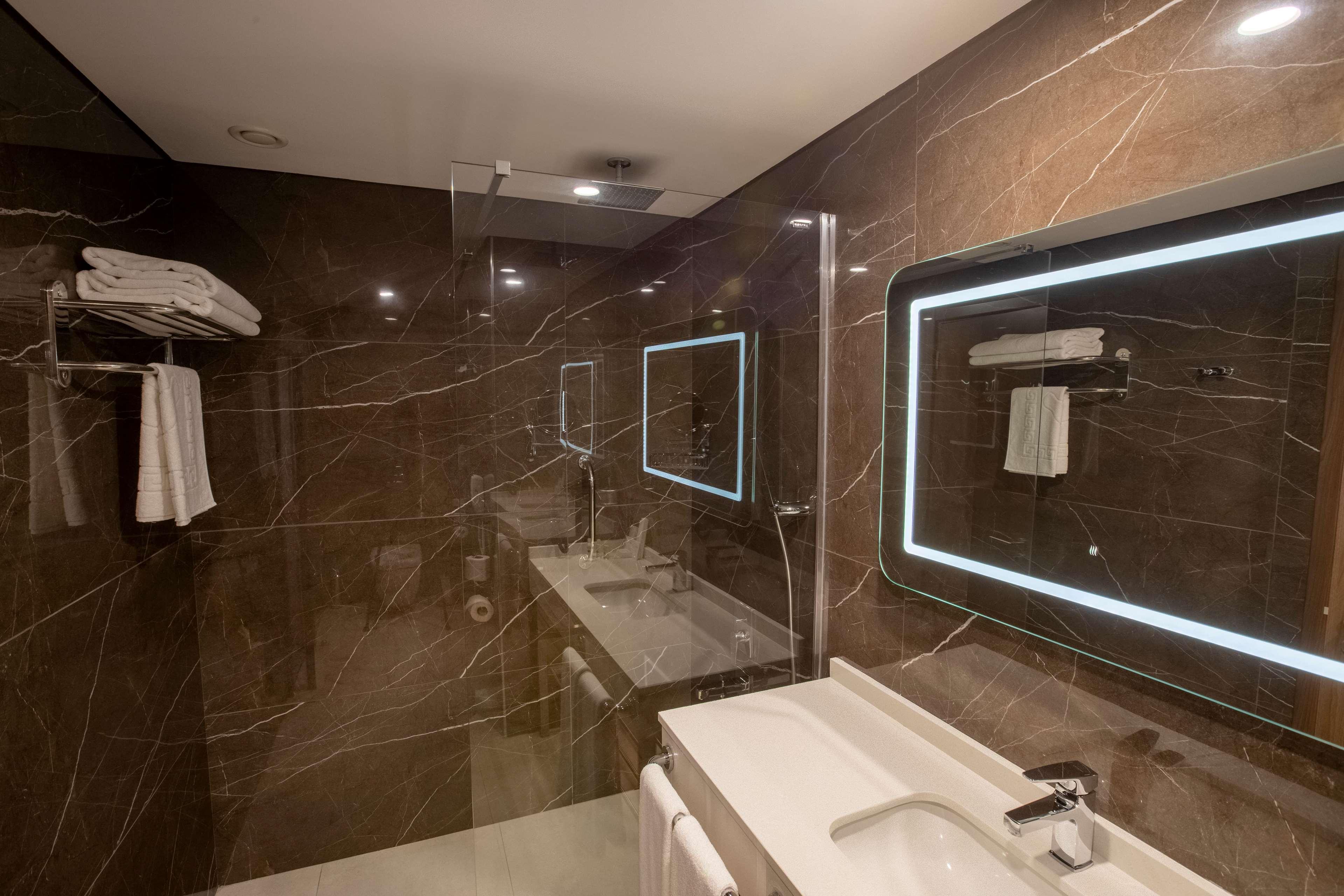מלון Ramada By Wyndham Izmir Aliaga מראה חיצוני תמונה