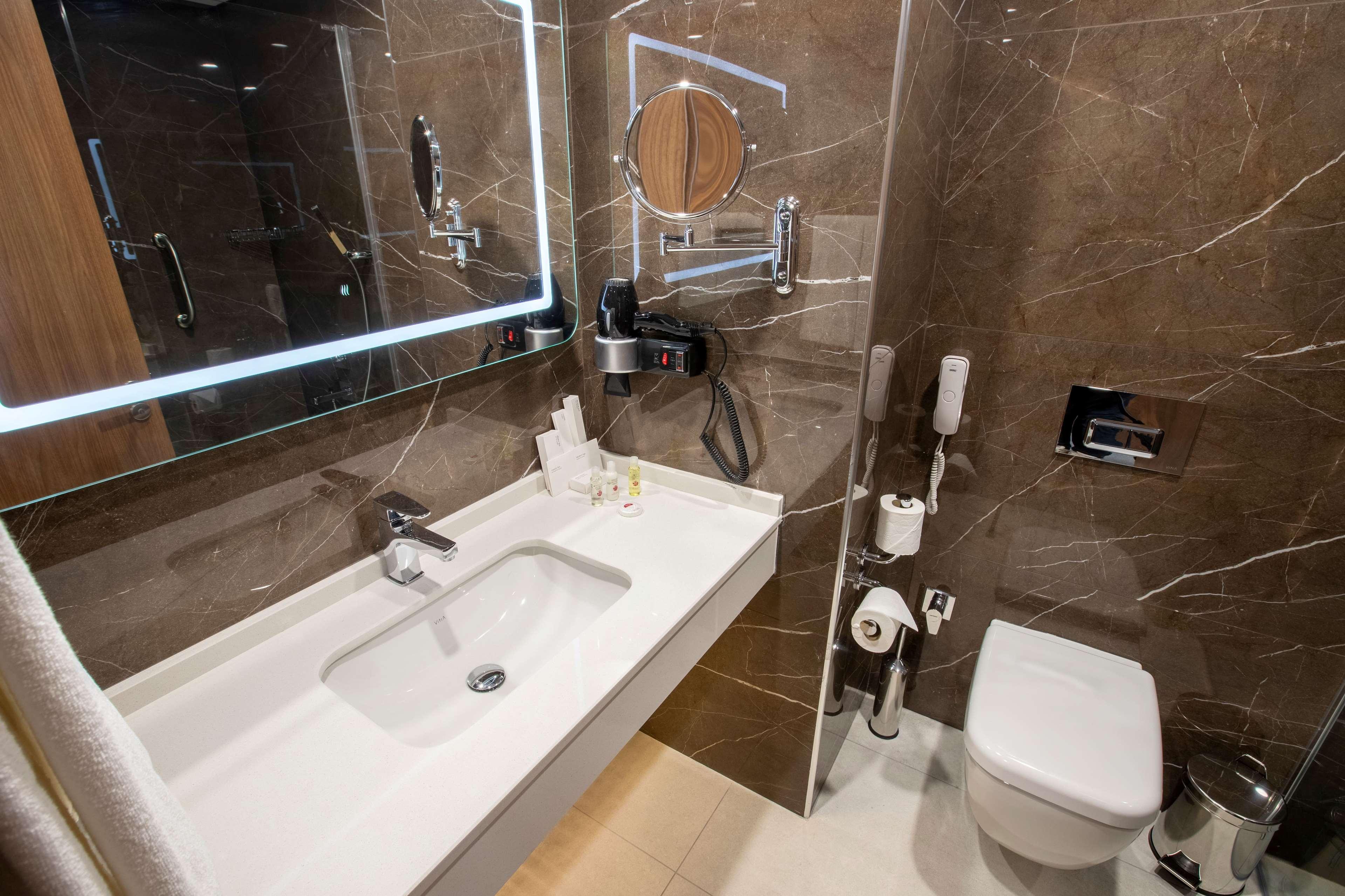מלון Ramada By Wyndham Izmir Aliaga מראה חיצוני תמונה